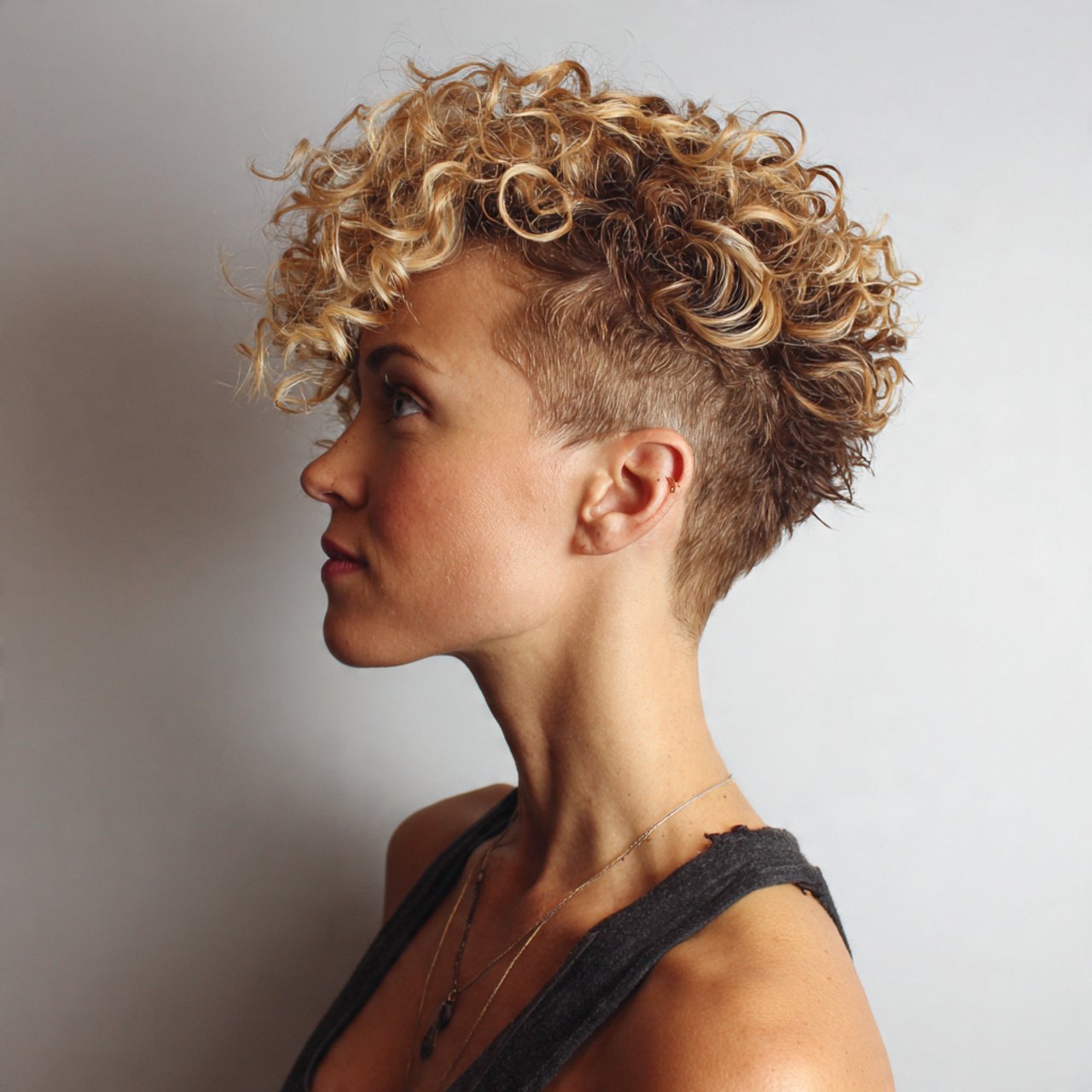 curly undercut for short hairs