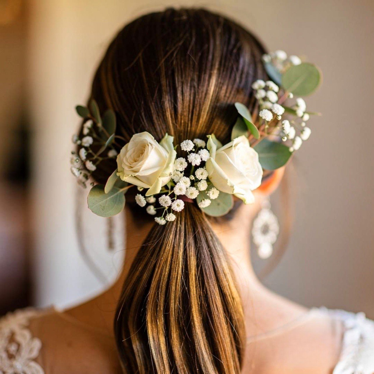 single photo focused on hair elegant wedding flora
