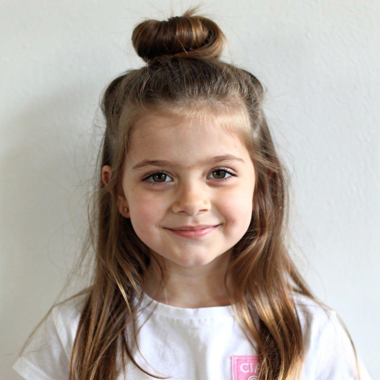 14 Trendy Cute Easy Hairstyles for School that You'll Love 14 half up bun cute easy hairstyle for school single