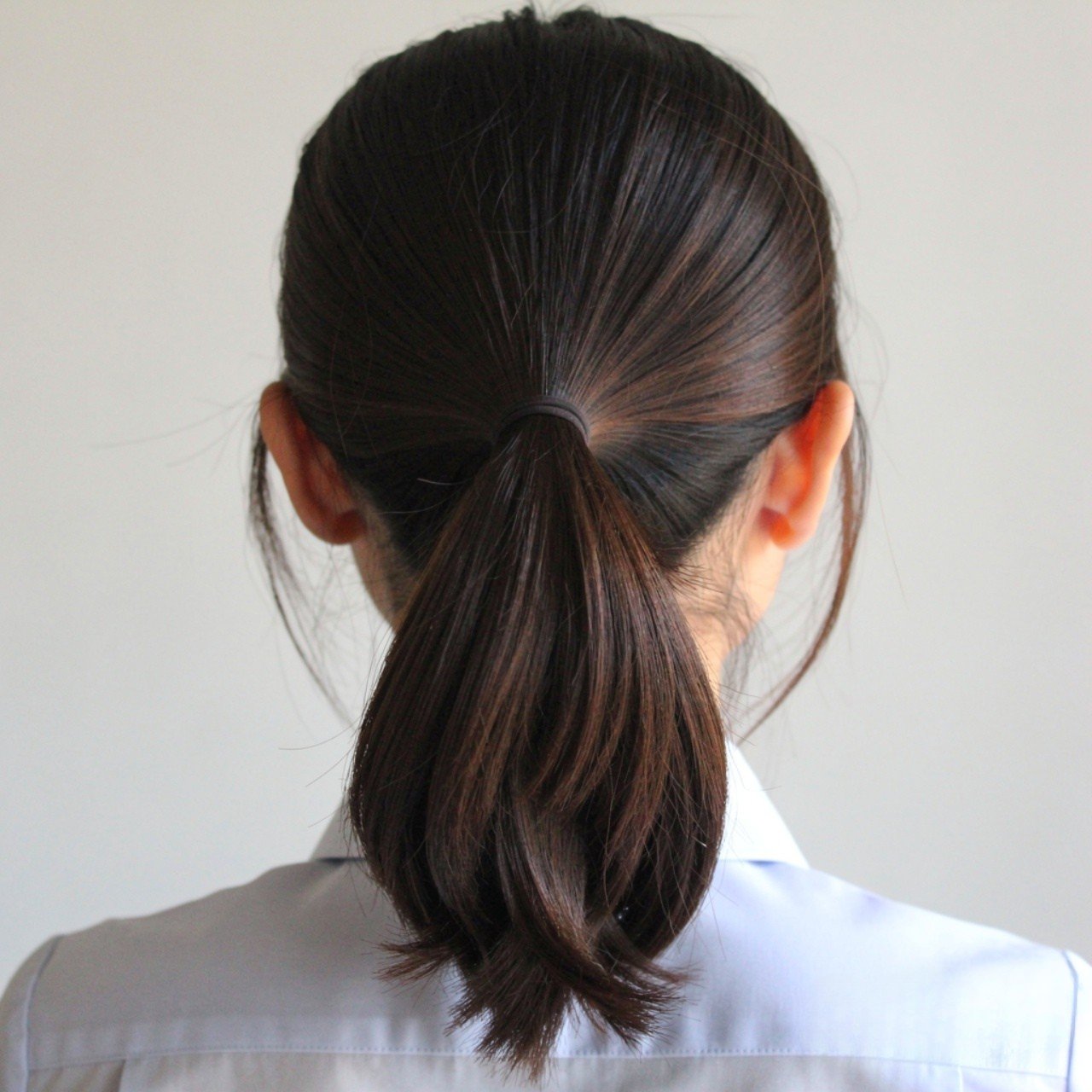 14 Trendy School Hairstyles for Medium Hair that You’ll Love 2 shoulder length ponytail school hairstyle for medi