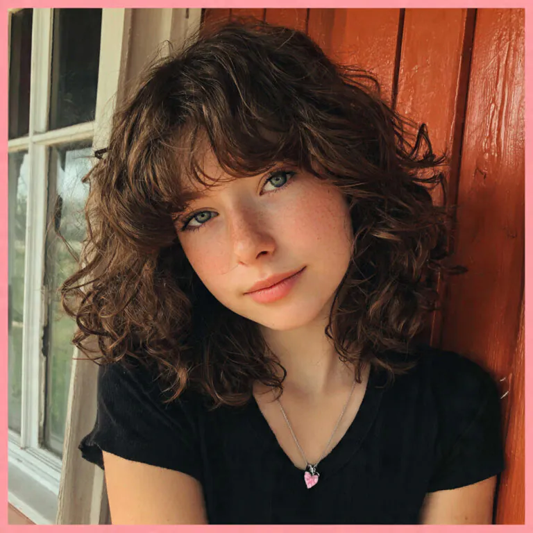 Curtain Bangs Curly Hair: 13 Trendy Styles 17 curtain bangs curly hair