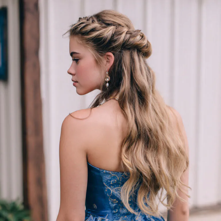 17 Trending Prom Hairstyles Half Up Half Down that You'll Love 22 prom hairstyles half up half down